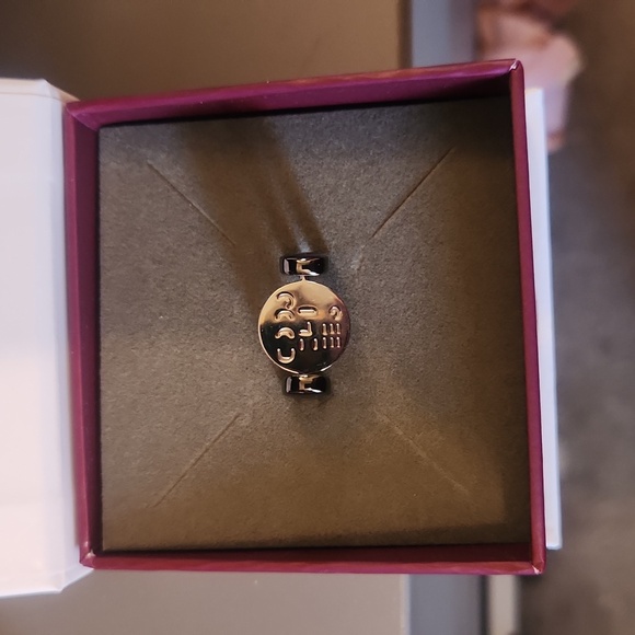 Conquer Ring - Picture 2 of 3